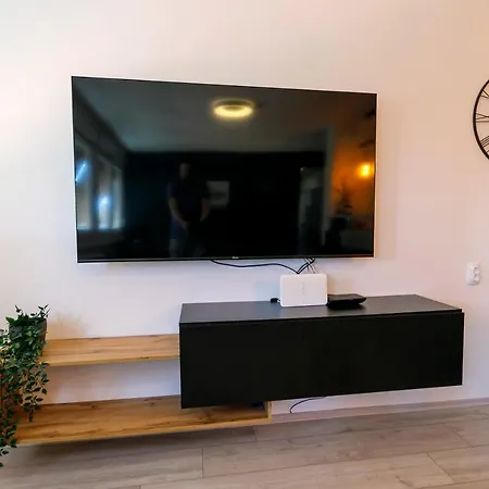 Sunny & Luxury Near City Center Apartment Split