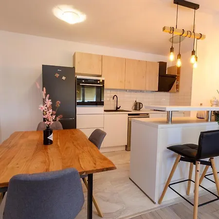 Apartment Sunny & Luxury Near City Center Split