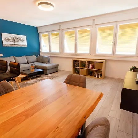 Sunny & Luxury Near City Center Apartment Split